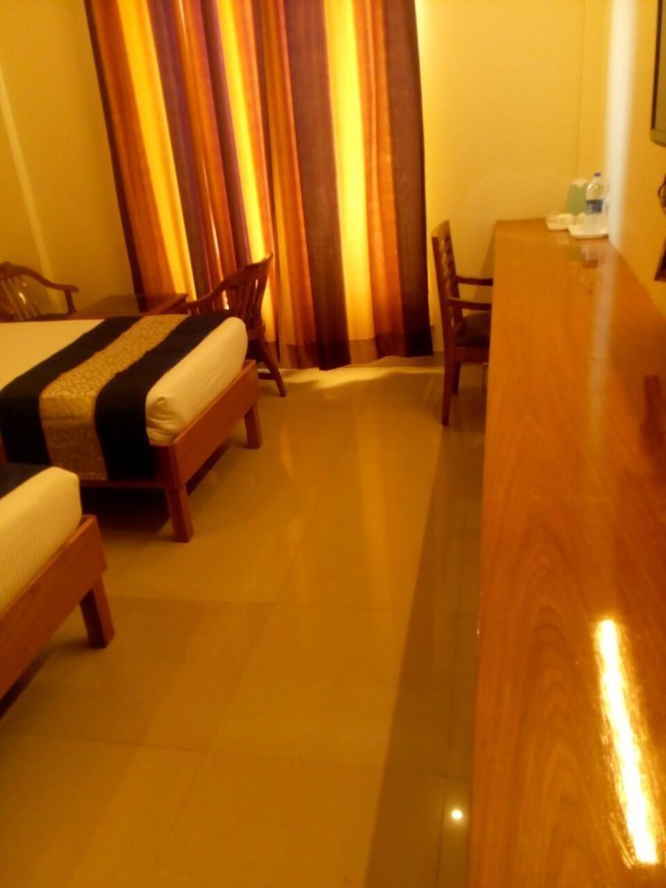 Red Carpet Hotels โนอิดา ภายนอก รูปภาพ