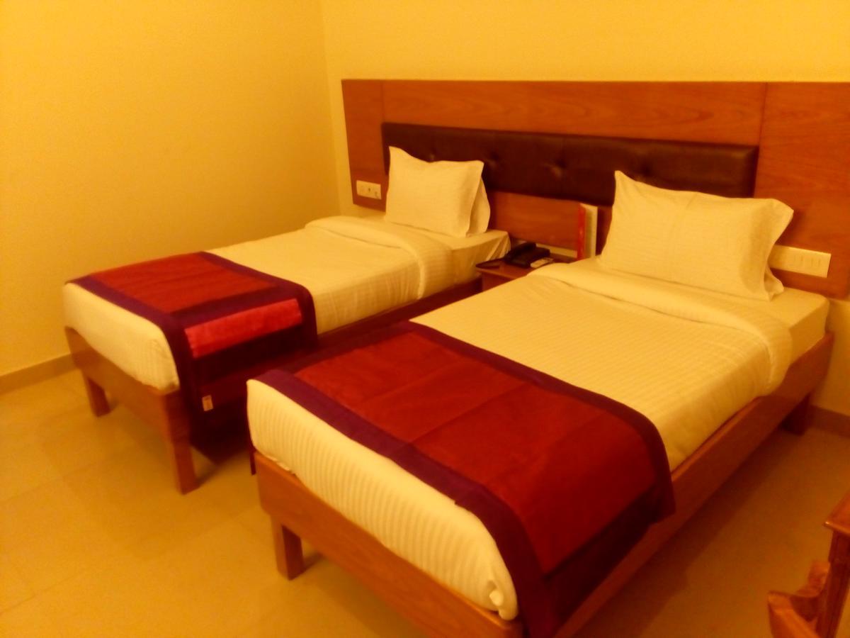 Red Carpet Hotels โนอิดา ภายนอก รูปภาพ